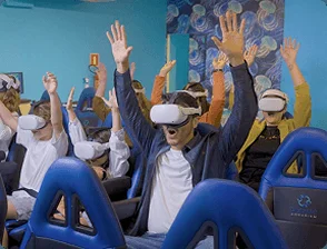 Sala do Cinema 3D com poltronas de movimento